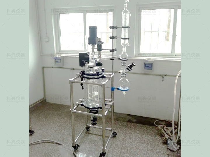 上?？婆d儀器與四川某大學合作現(xiàn)場